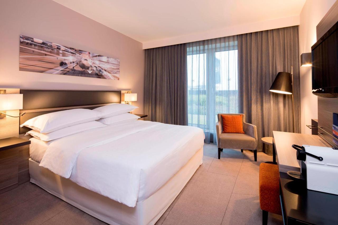 เชอราตัน ดึสเซลดอร์ฟ แอร์พอร์ต โฮเต็ล Hotel ดุสเซลดอร์ฟ ภายนอก รูปภาพ