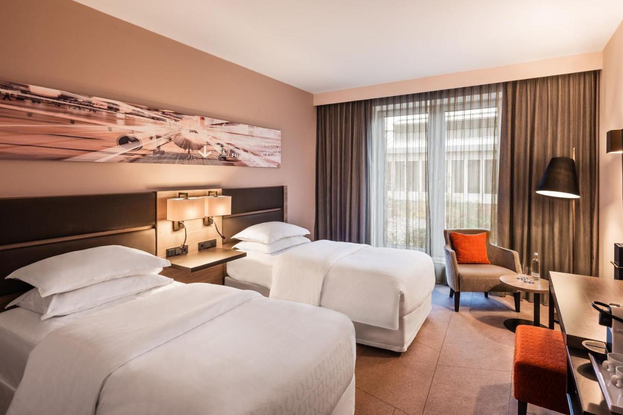 เชอราตัน ดึสเซลดอร์ฟ แอร์พอร์ต โฮเต็ล Hotel ดุสเซลดอร์ฟ ภายนอก รูปภาพ