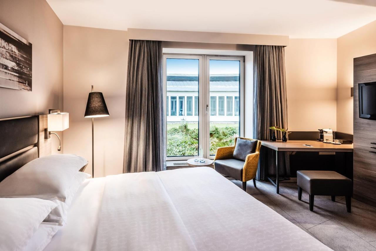 เชอราตัน ดึสเซลดอร์ฟ แอร์พอร์ต โฮเต็ล Hotel ดุสเซลดอร์ฟ ภายนอก รูปภาพ