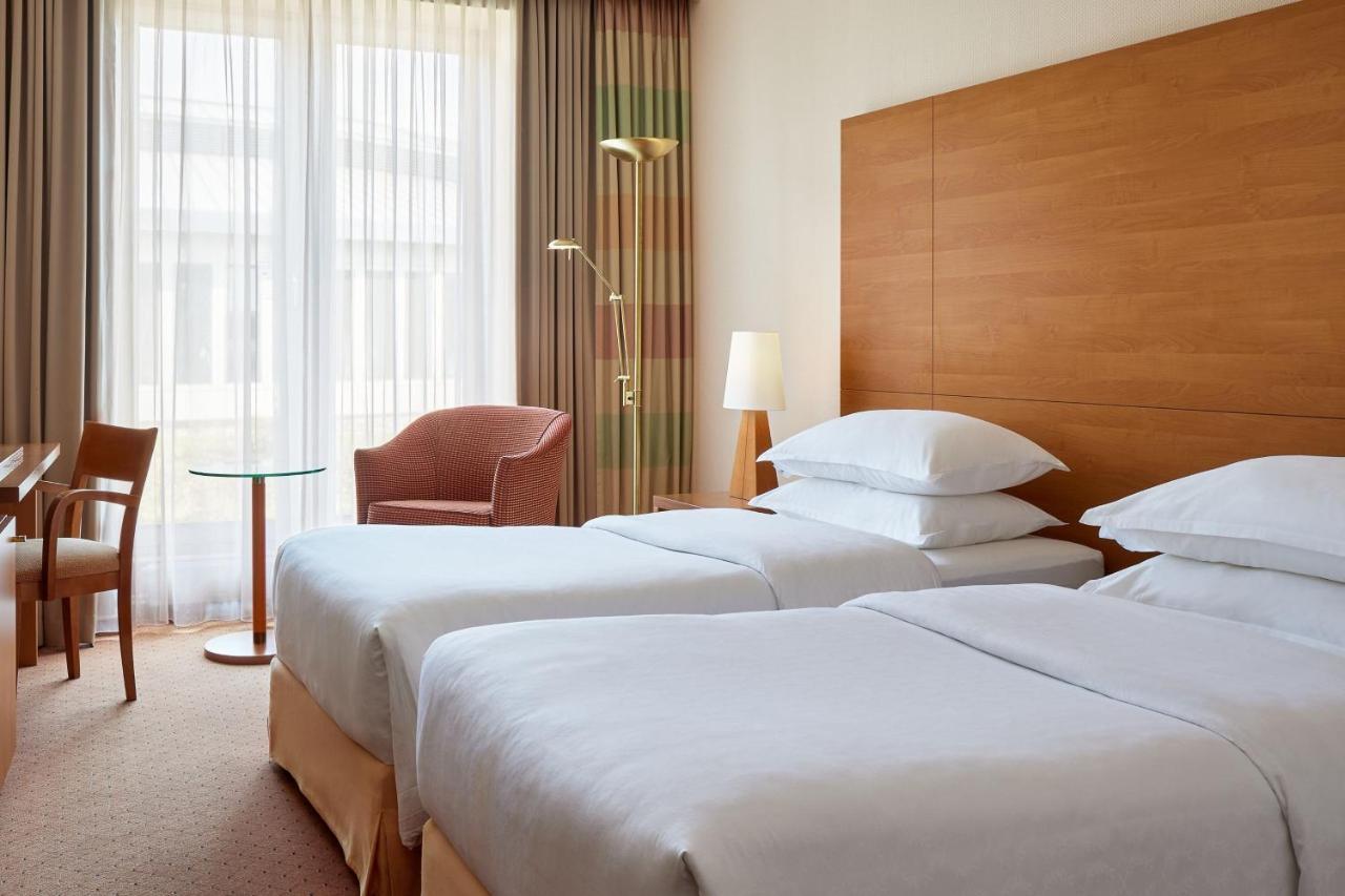เชอราตัน ดึสเซลดอร์ฟ แอร์พอร์ต โฮเต็ล Hotel ดุสเซลดอร์ฟ ภายนอก รูปภาพ
