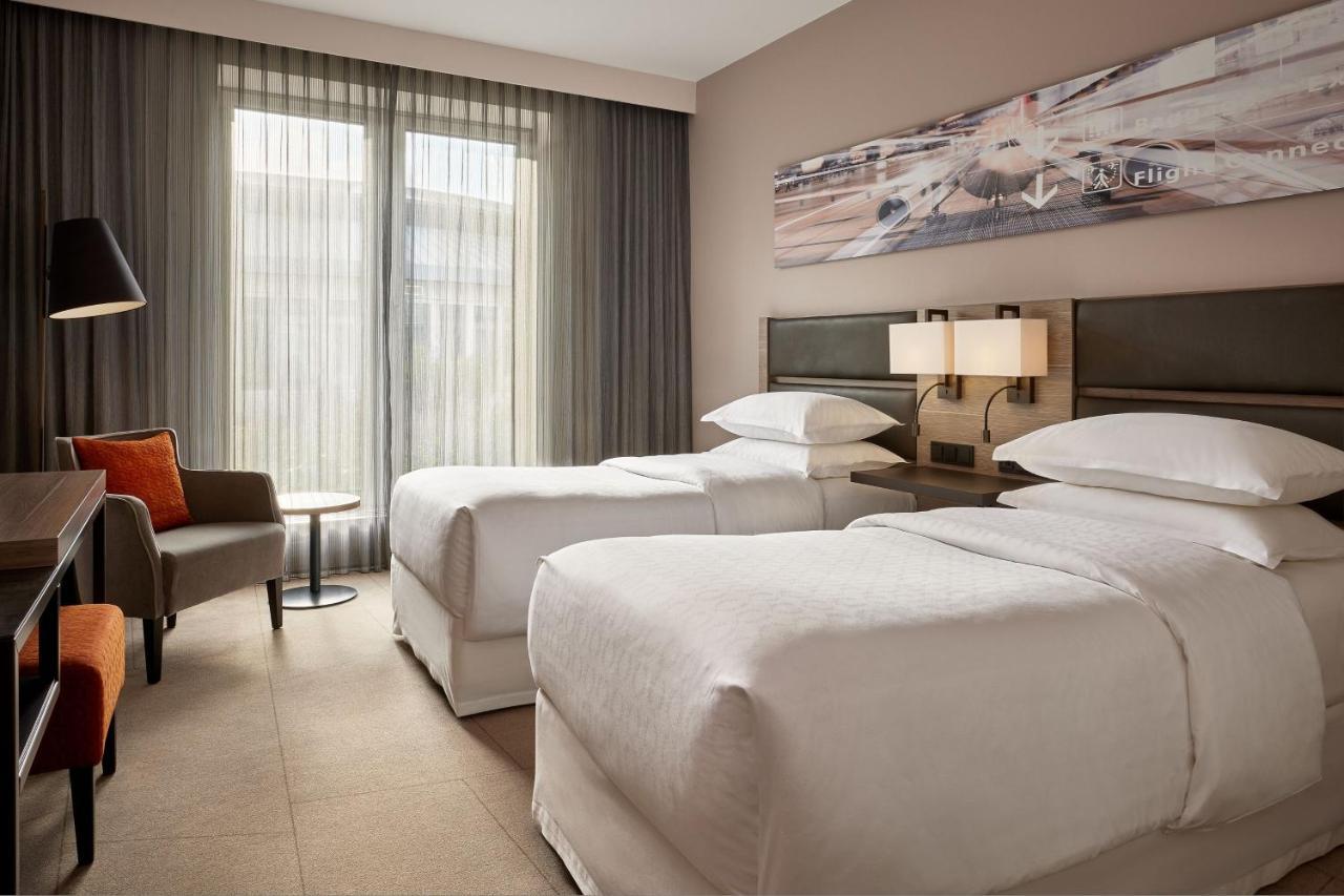 เชอราตัน ดึสเซลดอร์ฟ แอร์พอร์ต โฮเต็ล Hotel ดุสเซลดอร์ฟ ภายนอก รูปภาพ