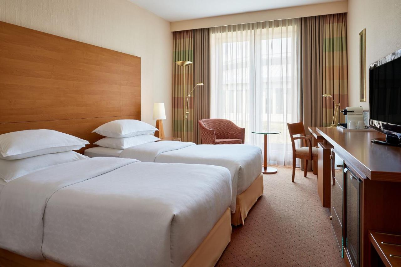 เชอราตัน ดึสเซลดอร์ฟ แอร์พอร์ต โฮเต็ล Hotel ดุสเซลดอร์ฟ ภายนอก รูปภาพ