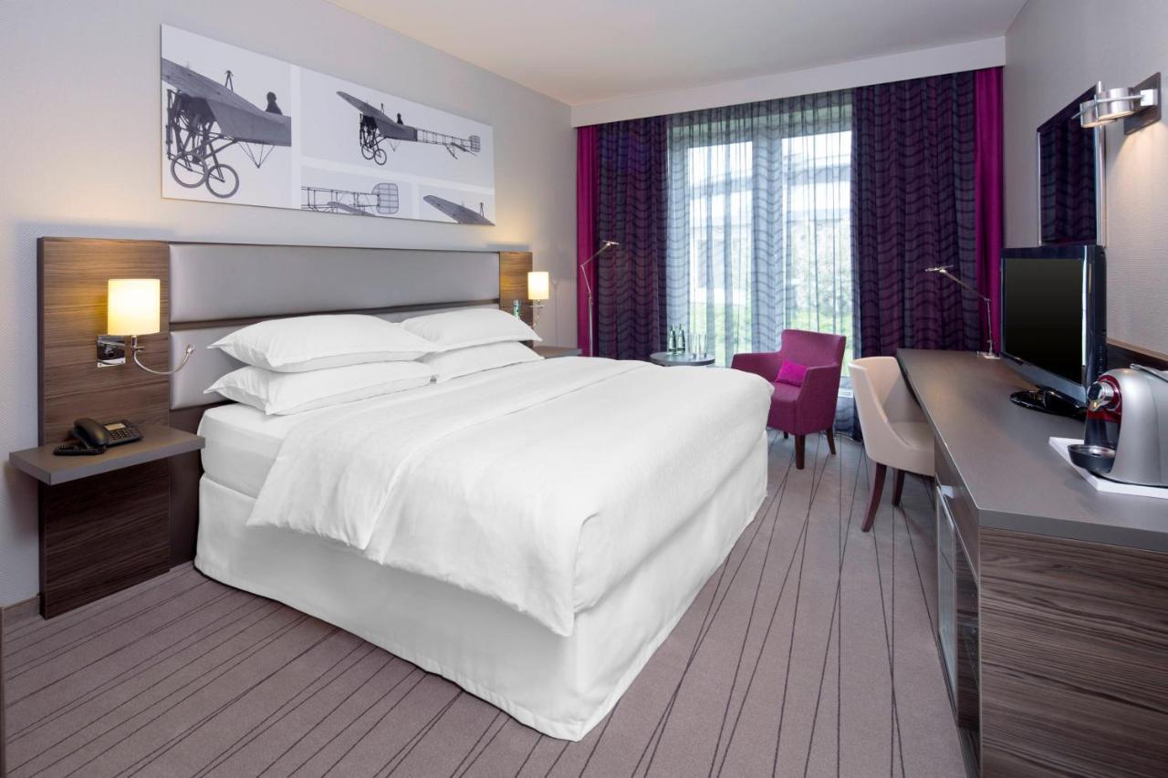 เชอราตัน ดึสเซลดอร์ฟ แอร์พอร์ต โฮเต็ล Hotel ดุสเซลดอร์ฟ ภายนอก รูปภาพ
