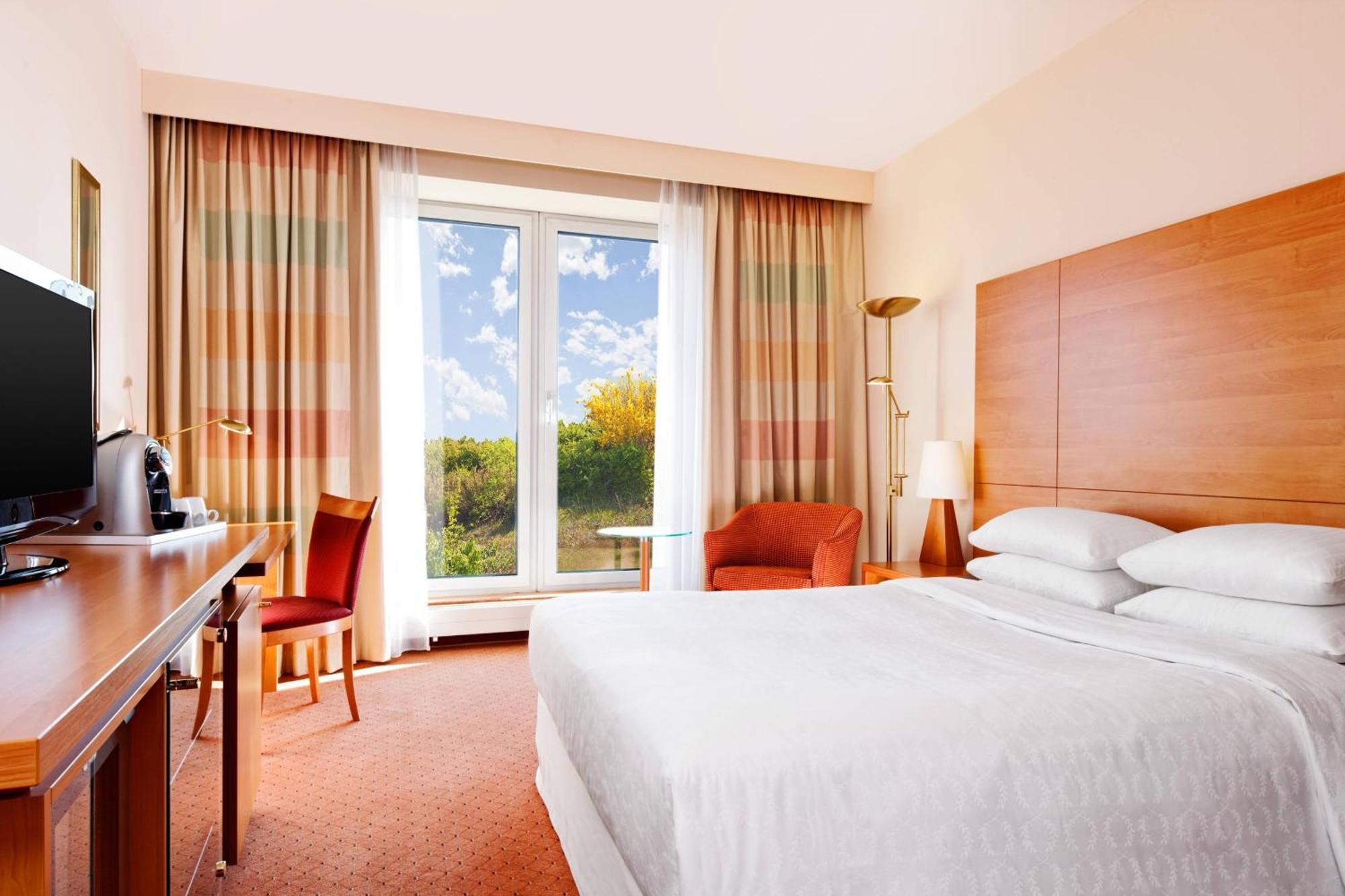 เชอราตัน ดึสเซลดอร์ฟ แอร์พอร์ต โฮเต็ล Hotel ดุสเซลดอร์ฟ ภายนอก รูปภาพ